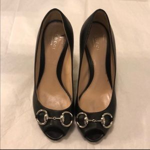 Gucci horse bit black pumps